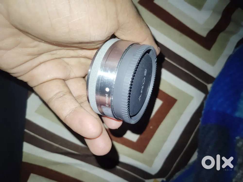 Sony 16mm f2.8 lance