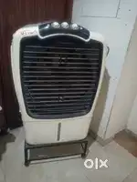 Cooler with stand