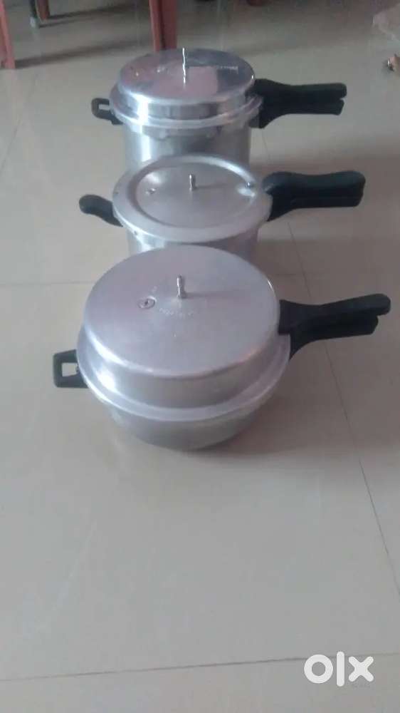 3nos Rearly used good condition Premier Pressure cooker for Sales