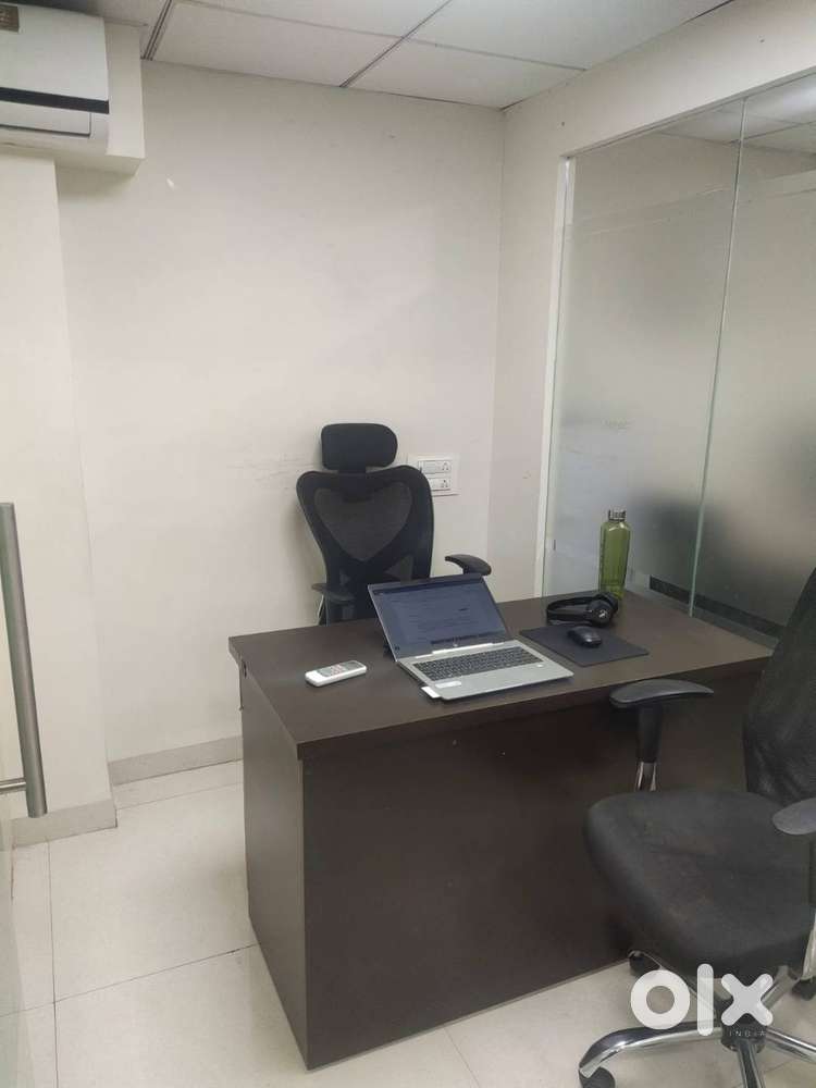 Personal Secretary - Lady