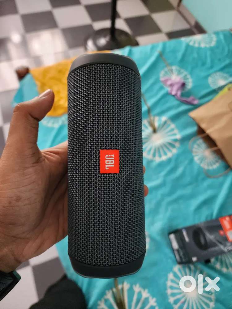 JBL Flip Essential 2 bluetooth speaker