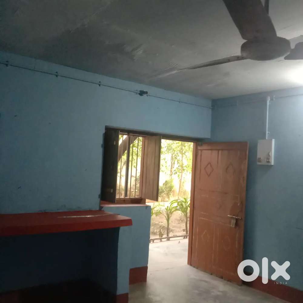 2 Room with bathroom