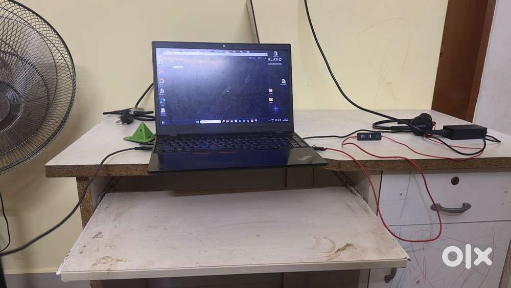 Computer table