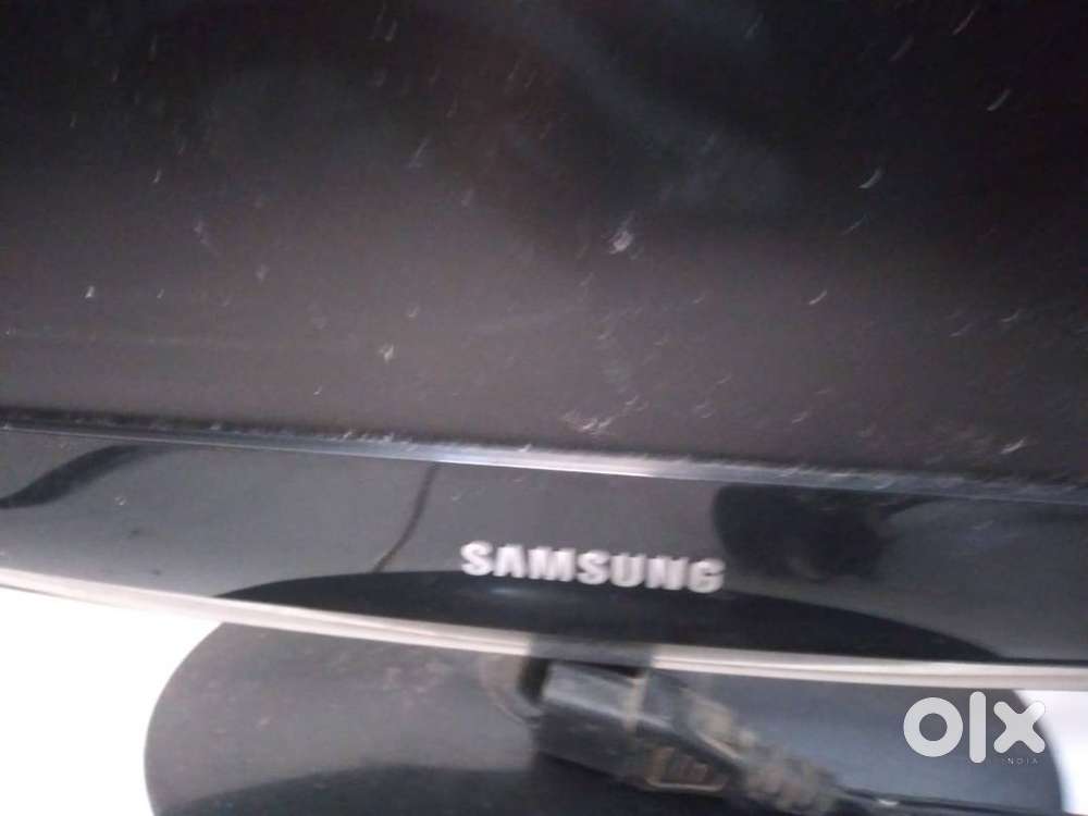 Non working Samsung 19 inch Monitor (Needs Repairing)
