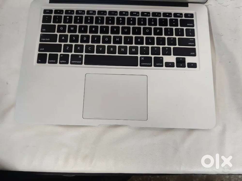 Macbook Air 2017.  256 Gb SSD