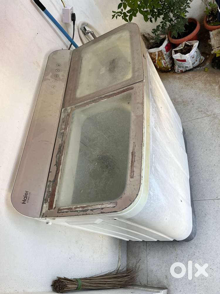 Semi automatic washing machine