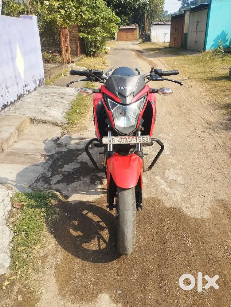 Honda CB Hornet 160R Dual Disc CBS