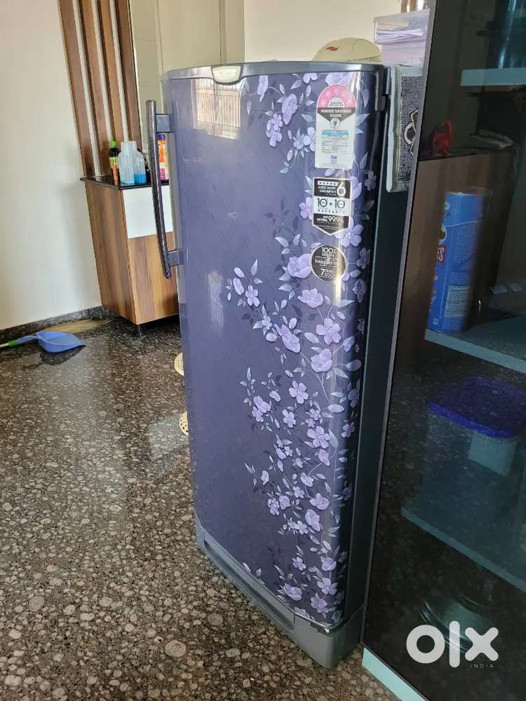 Godrej Single Door, Good Condition. 210 liter capacity, 5* power saver