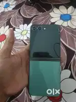 Zflip 5 8gb ram 256 gb storage