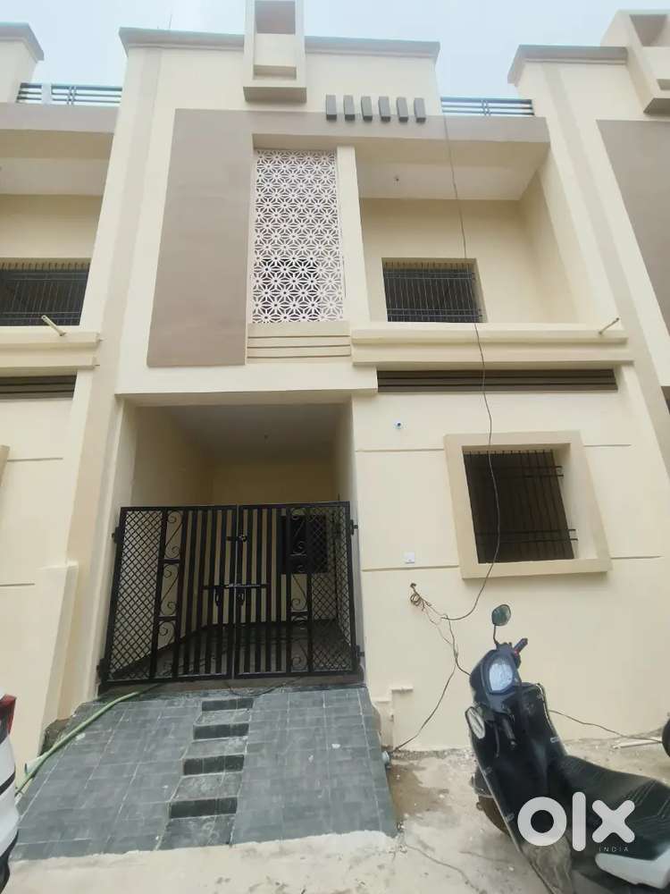 WALLFORT CITY ASK Grandiose कवर्ड कैंपस में 3BHK मकान बेचना है