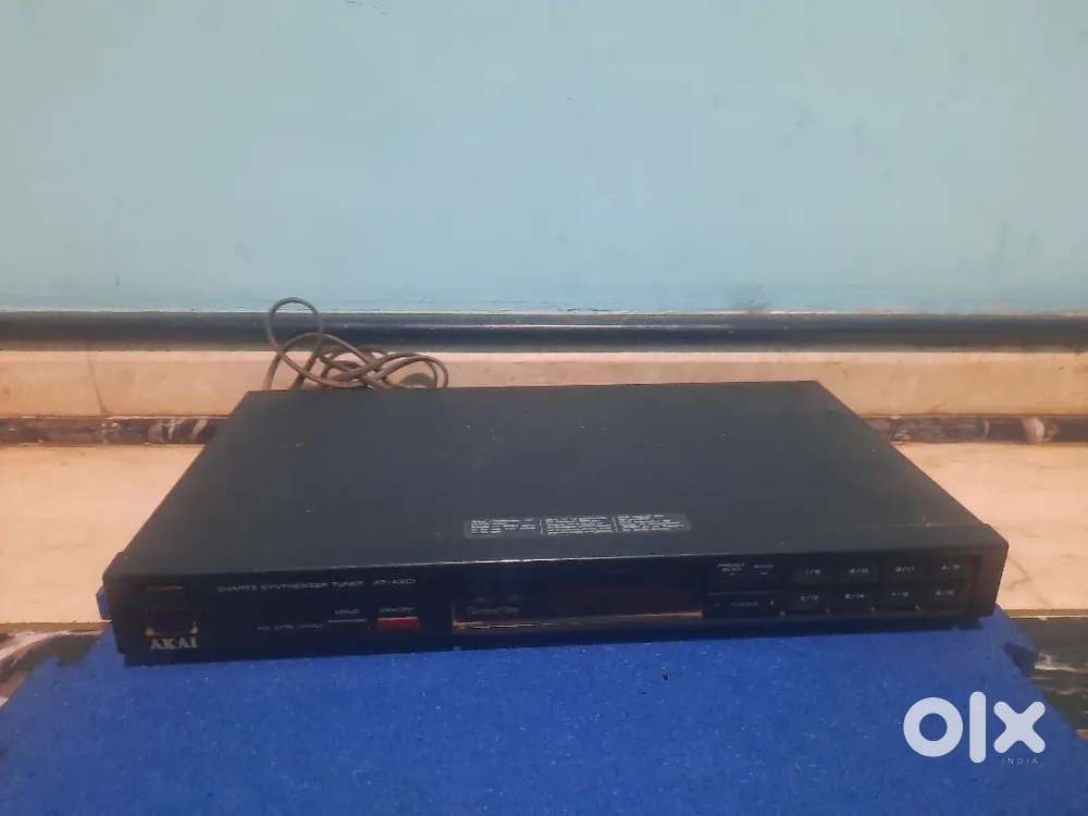 Akai AT-A301 - Quartz Synthesizer Tuner