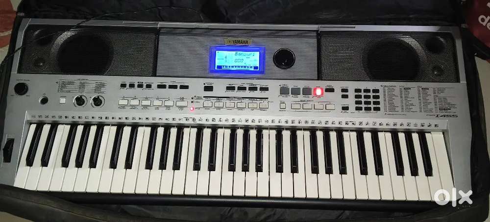 Yamaha i455 keyboard light used with stand