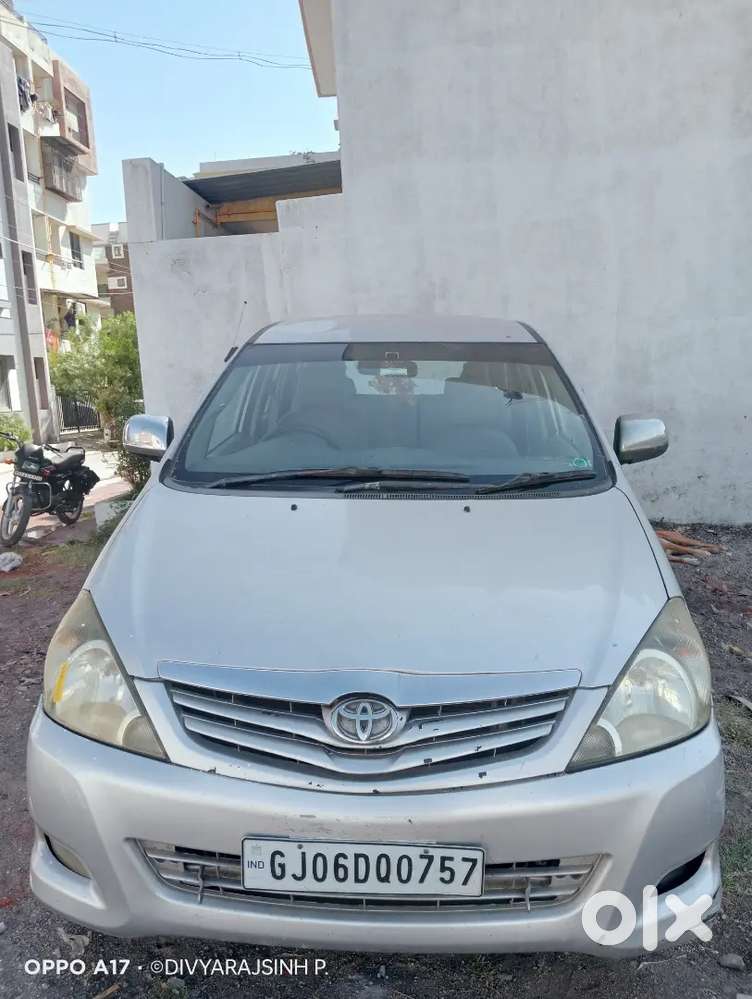 Toyota Innova 2010 Diesel 100000 Km Driven
