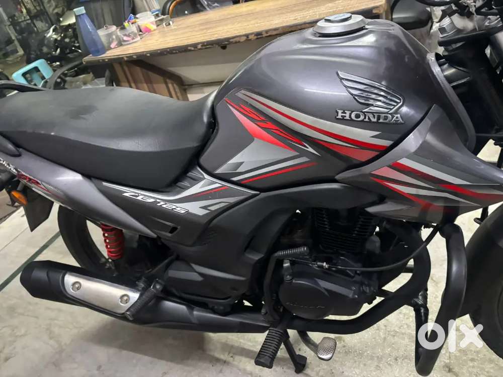 Bike ki candishan bhot achi peisa ko need ha is liya sell kar raha hu