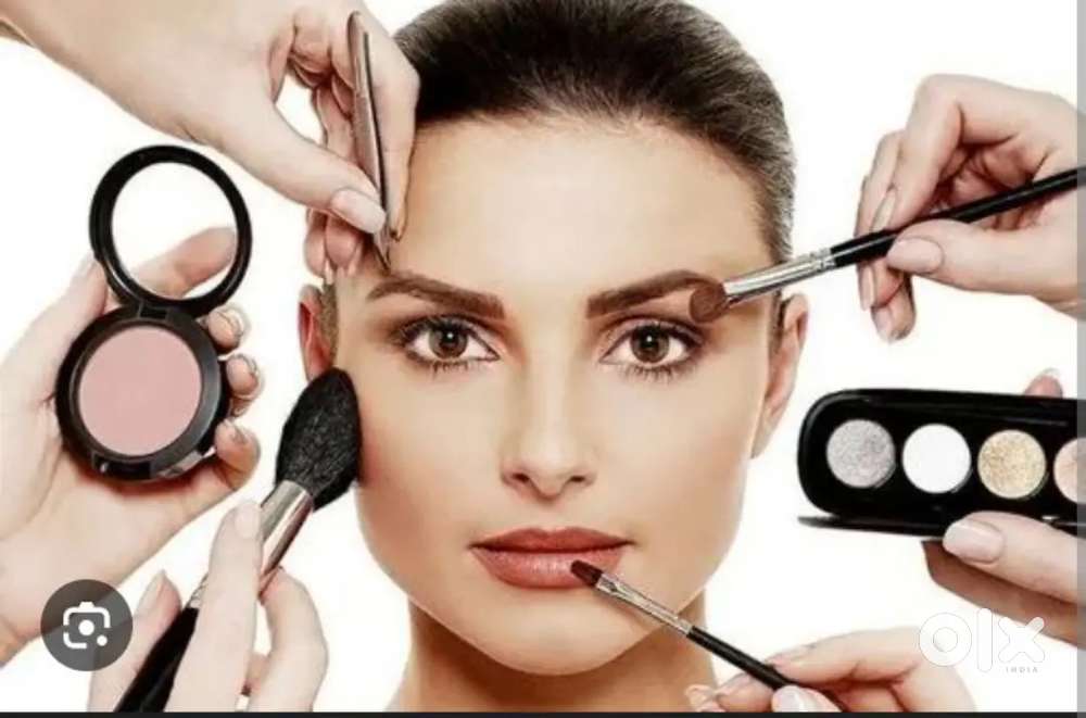 Beautician and hair dresser