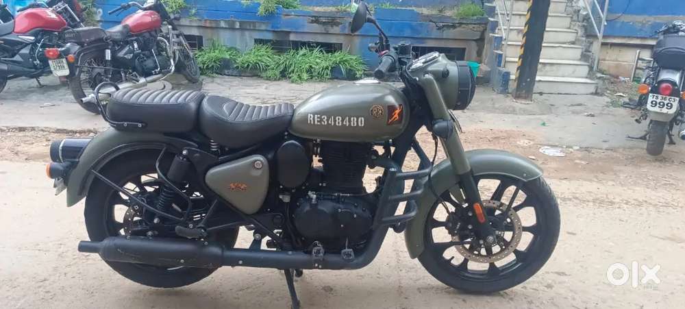 Classic 350 bs6 vehicle colour singal hand vehicle good condition