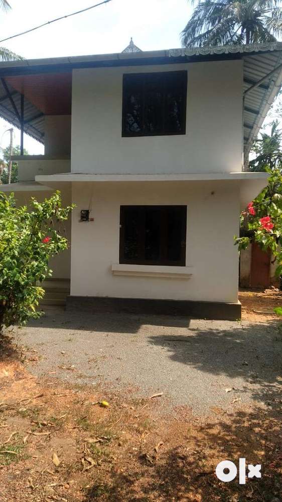 House for Sale at Pazhayi Pudukkad ( 4.25 cent )