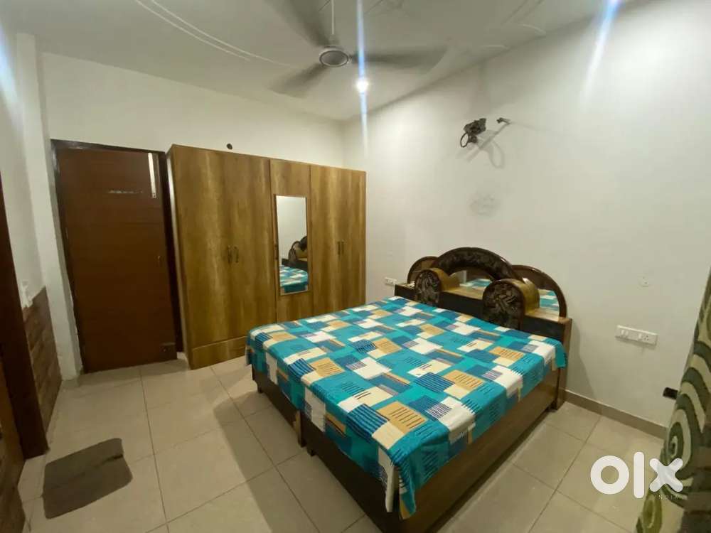 Owner Free 2BHK 2 Washroom Full Furnished Full independen Brokerage50%