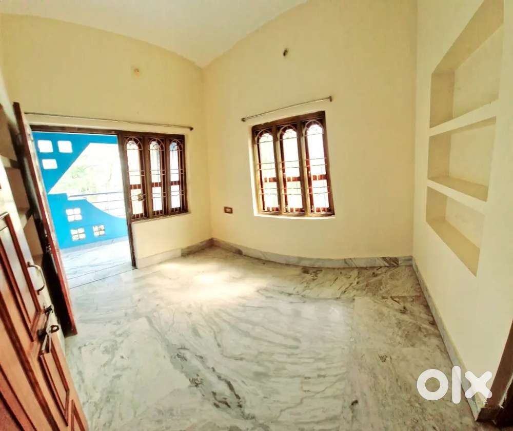 2bhk available  for rent only for bachelor's (GIRLS)