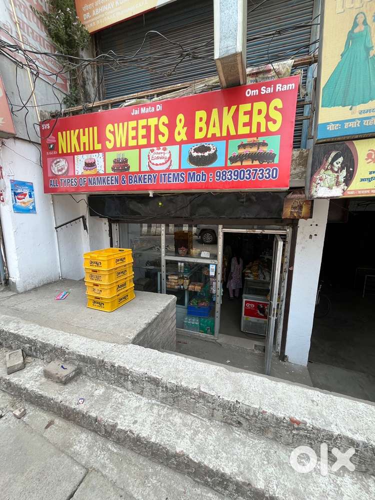 Corner shop for sale, on main road