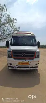 Force tempo traveller 17 seat