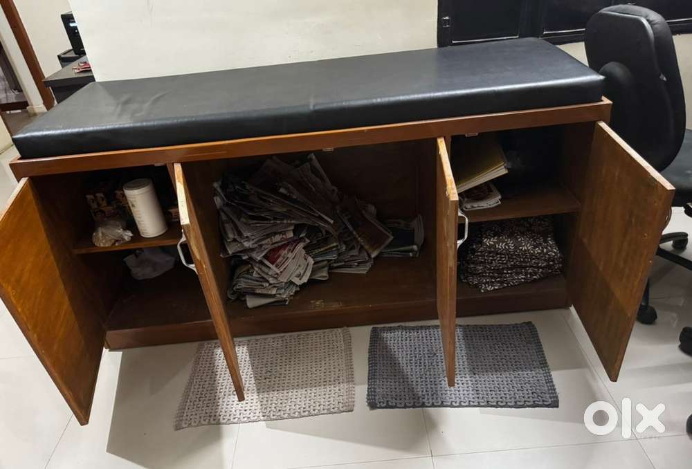 Cupboard lounger