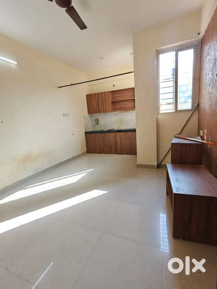 Independent Semi furnished 1Bhk for rent near Bombay hospital