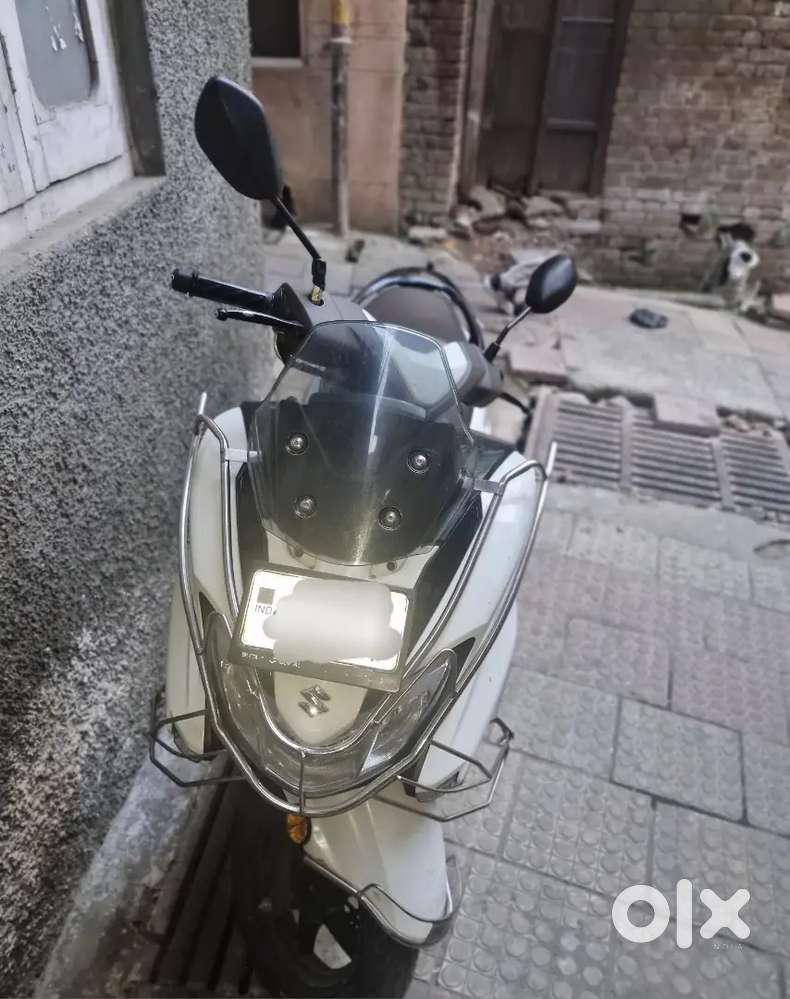 Suzuki Burgman Street 125 BT Edition  Dec 2022 Model  Good Condition