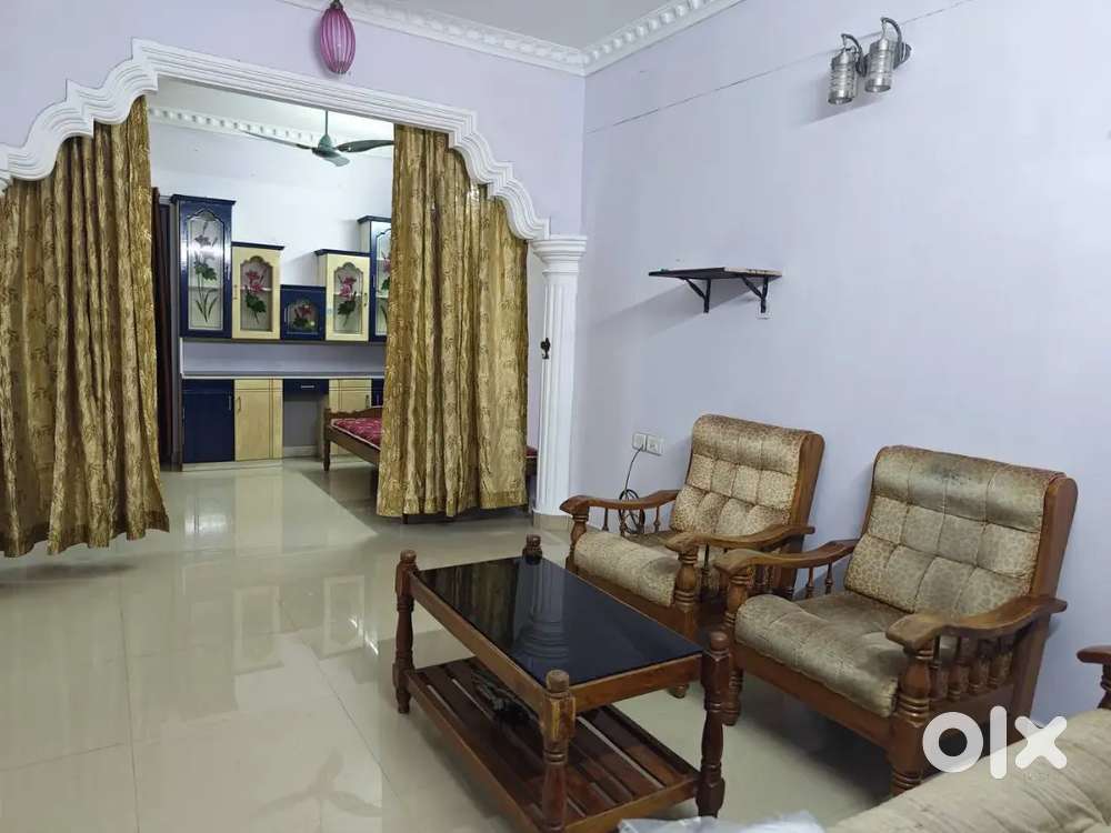 2BHK Fully furnished for rent. Located at prime spot of the city