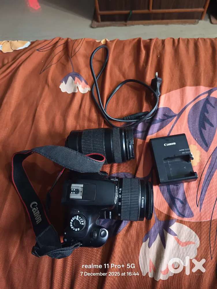 EOS CANON 3000D DSLR camera