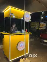 Momos selling