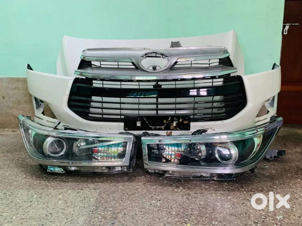 INNOVA CRYSTA