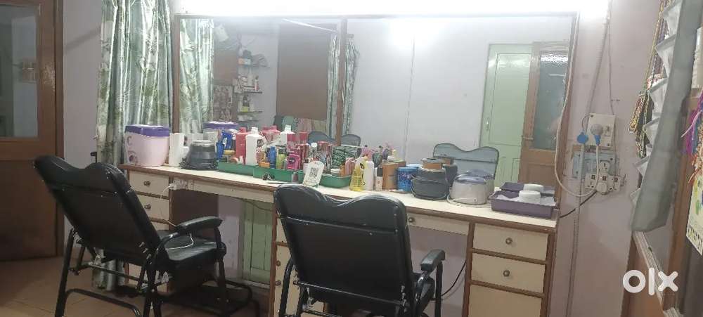 Salon for sell
