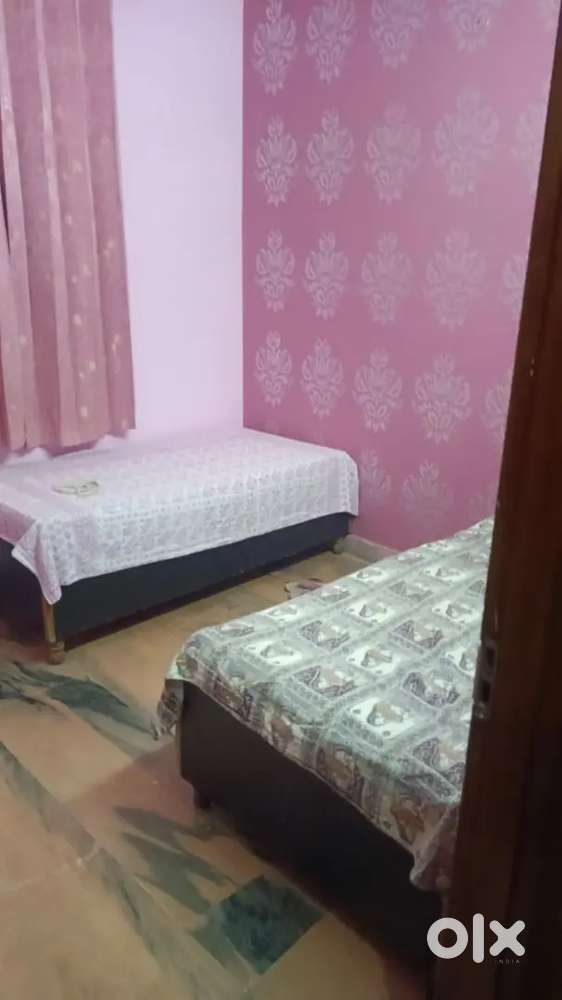 Best Girls PG & Guest House for Girls near Uttam Nagar metro station
