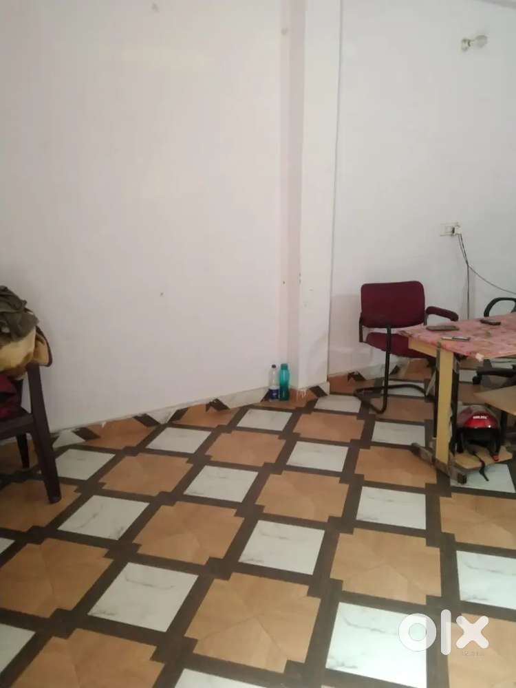 Second floor two room set lobby parking