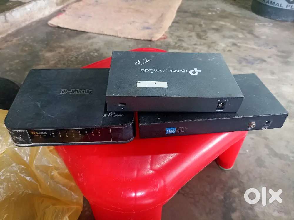 TP Link Omada ER605 ) D-Link DGS-F1010P-E 120W 8+2 Port) D-Link 16 Por