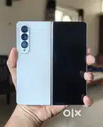 Samsung Fold 4 100% open top condition
