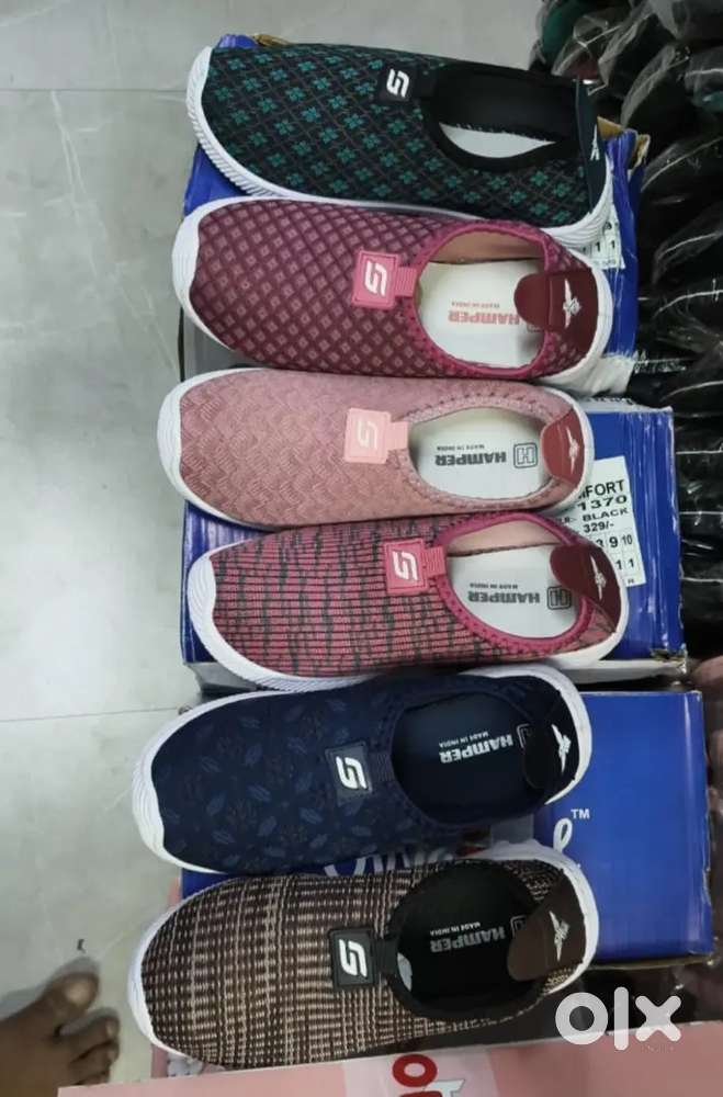 Packing of footwear related items