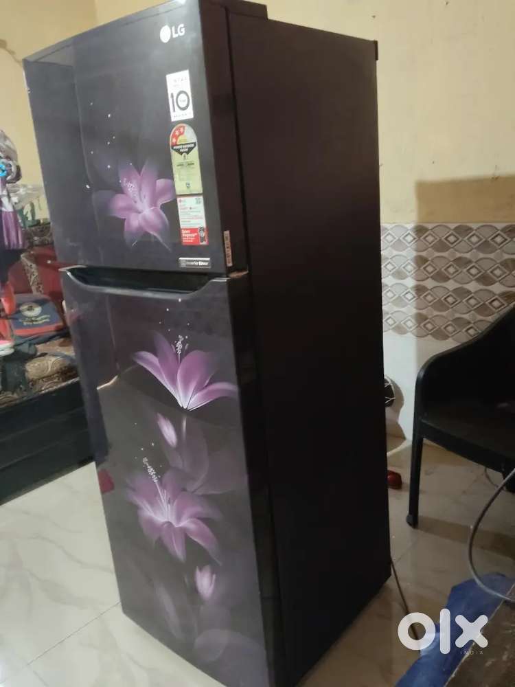 A GOOD CONDITION FRIDGE LG FOR SALE