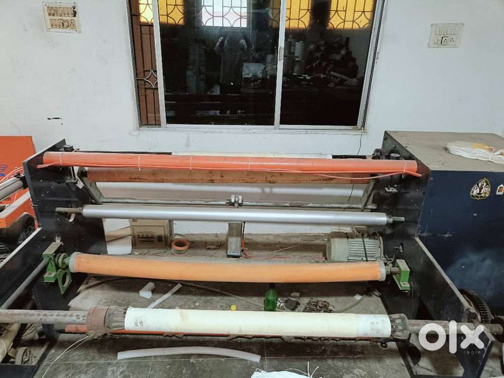 Masking tape rewinding cutting machine
