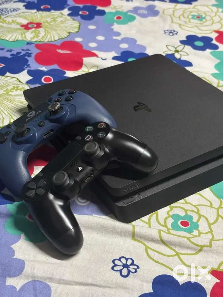 PS4 Slim 1TB Black With GTA V