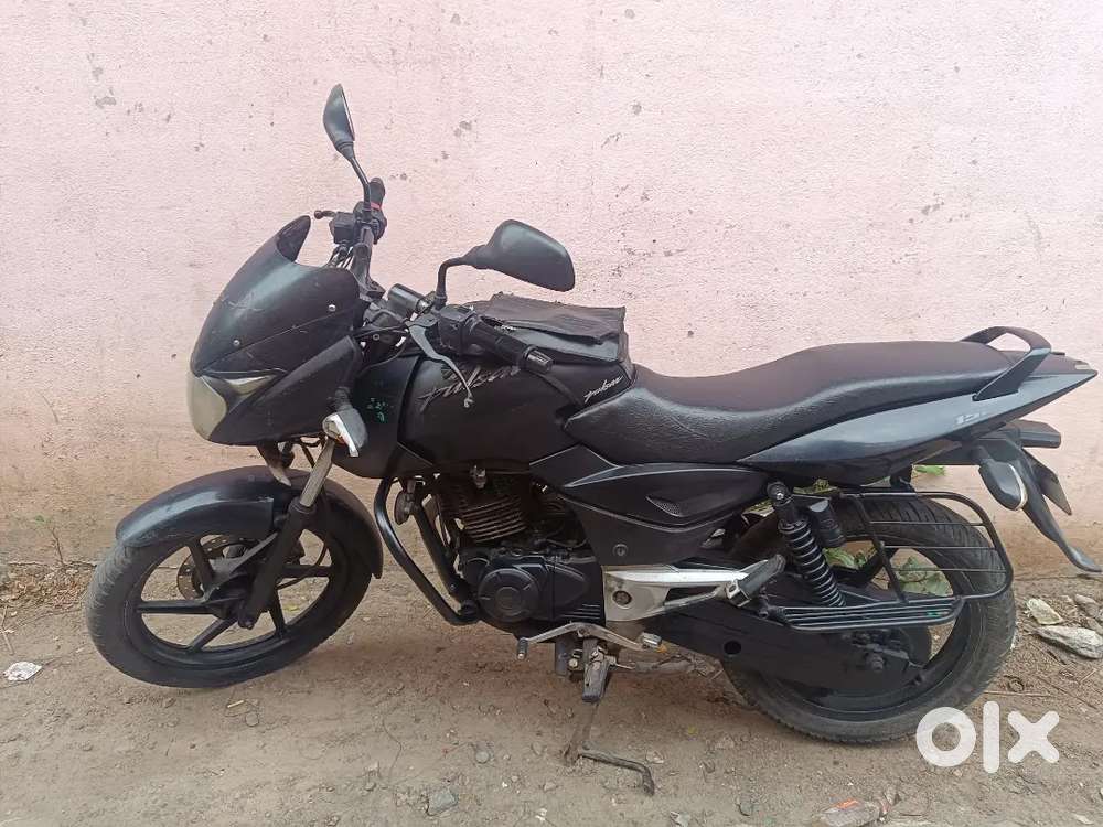 Pulsar 150 (white smoke)Running Condition
