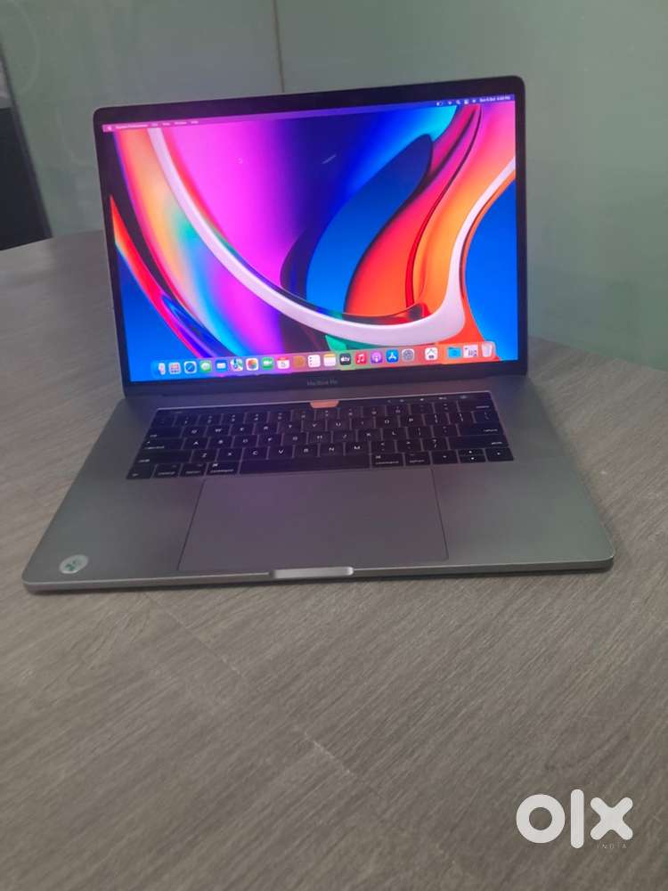 Apple MacBook Pro 15inch i7 A1707 2016 Display lines Come after 1:30hr