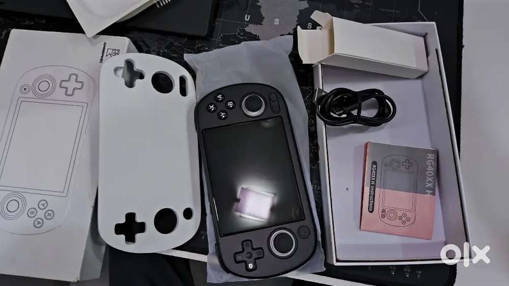 Anbernic retro gaming console RG40XXH