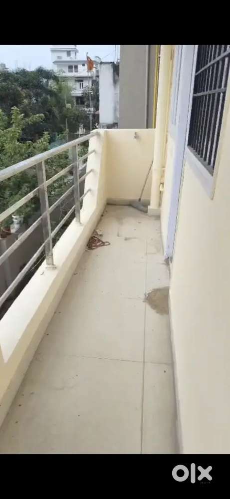 2 bhk for rent Gola road, T-point ,east.
