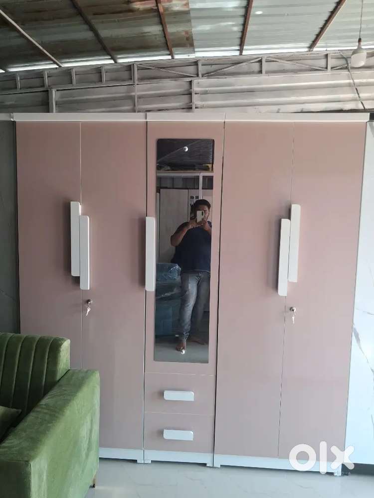Brand new door wardrobe 6x6.5 premium quality