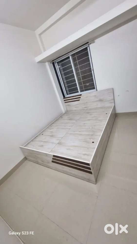 BRAND NEW STORAGE QUEEN BED PREMIUM QUALITY  FREE TRANSPORT