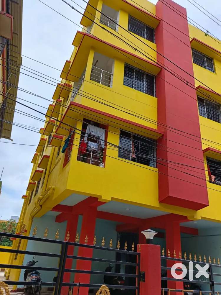 Tollygunge sirity Maity para with lift, with CC available