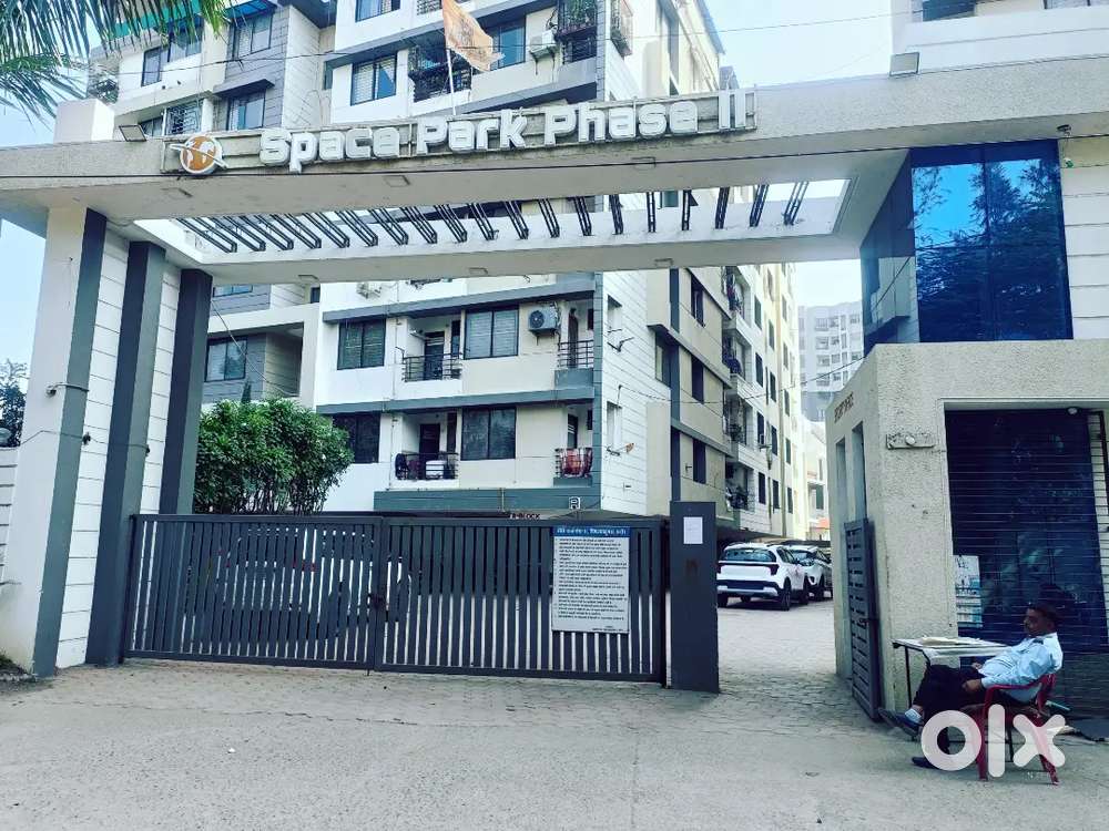 Well furnished flat in coverd campus society, proper ventilation