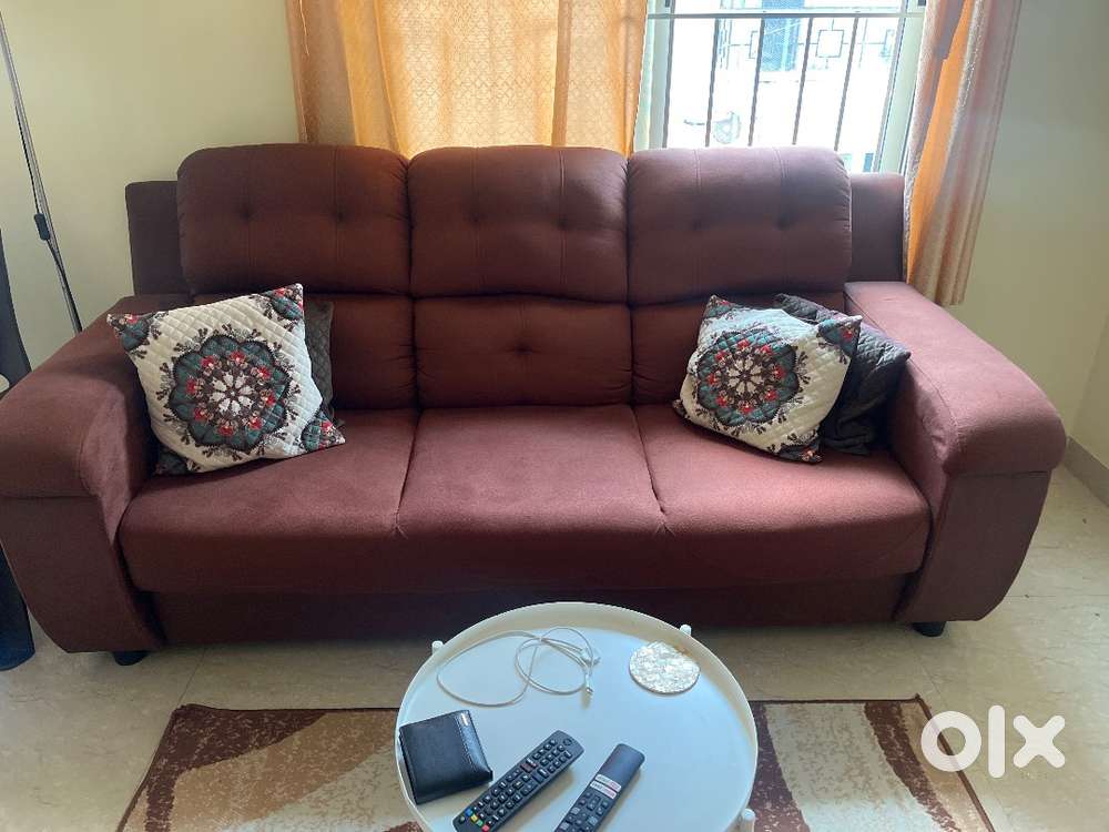 3years old well maintained 3 seater sofa